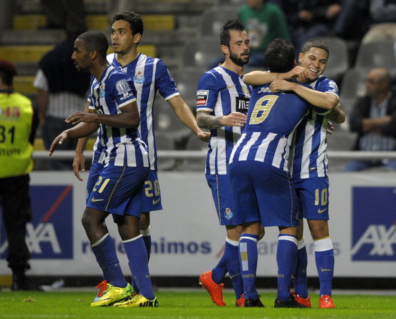 5. FC Porto (4-1-0); 16:3