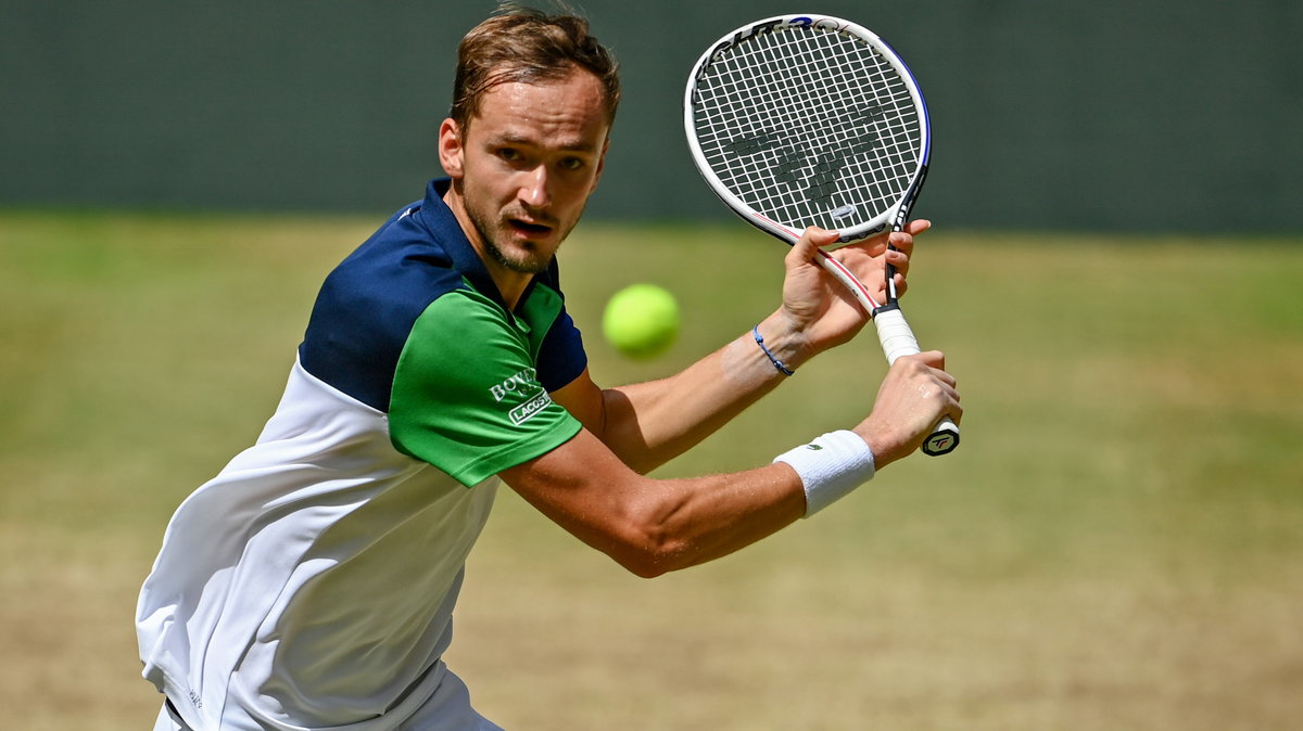 Daniił Miedwiediew stanie na drodze Huberta Hurkacza w finale turnieju w Halle