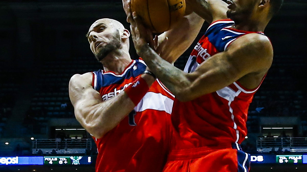 Marcin Gortat (L)