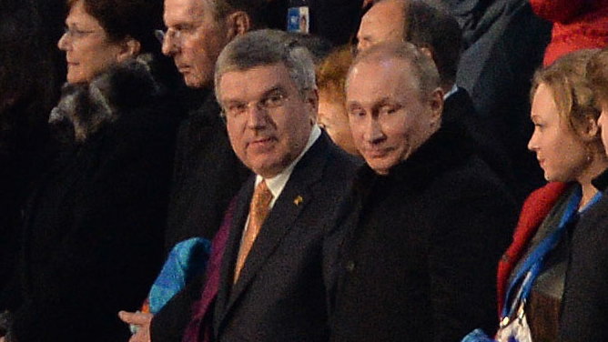 Thomas Bach (po lewej) i Władimir Putin