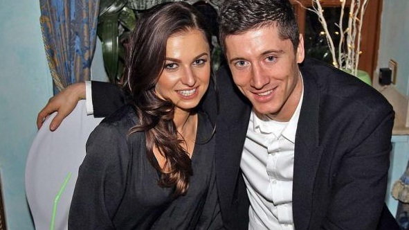 Robert Lewandowski z narzeczoną Anną Stachurską