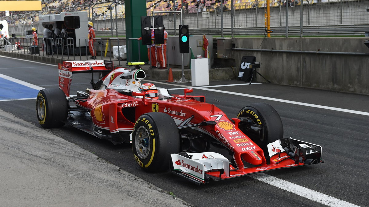 F1 drivers in full swing for Chinese Grand Prix in practice session