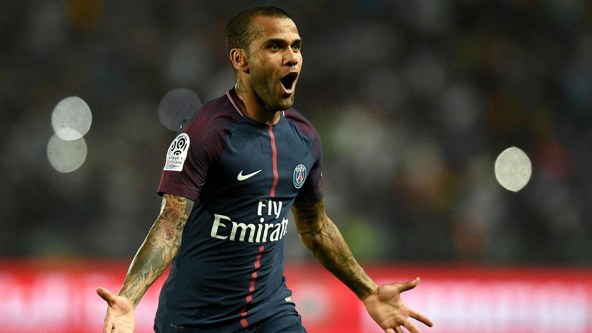 Dani Alves do Forlana: zamknij się i nie wypowiadaj mojego imienia