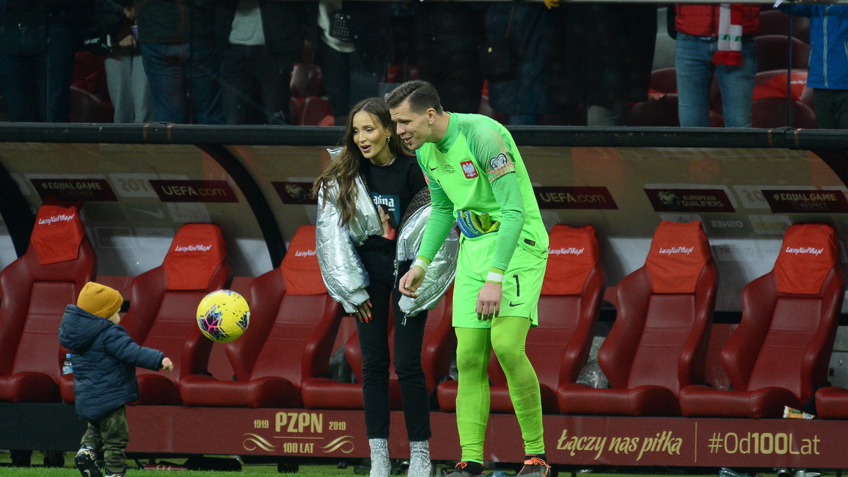 Wojciech Szczęsny z synem Liamem i żoną Mariną 