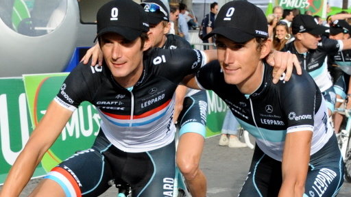 Andy Schleck (po prawej) i Frank Schleck