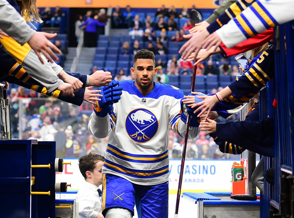 Evander Kane w barwach Buffalo Sabres. 2018 r.