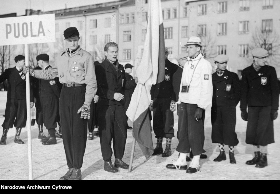 Polska reprezentacja w czasie otwarcia MŚ w Lahti w 1938 r.