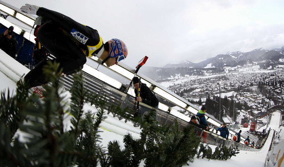 Germany, OBERSTDORF, 2011-12-29T154625Z_01_KAI01_RTRIDSP_3_SKI-JUMPING-HILLS.jpg