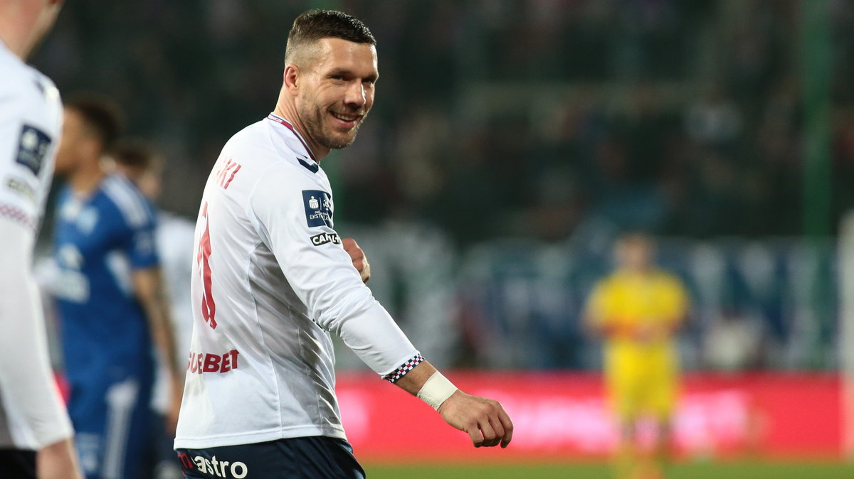 Lukas Podolski znów zdobył nieprawdopodobną bramkę