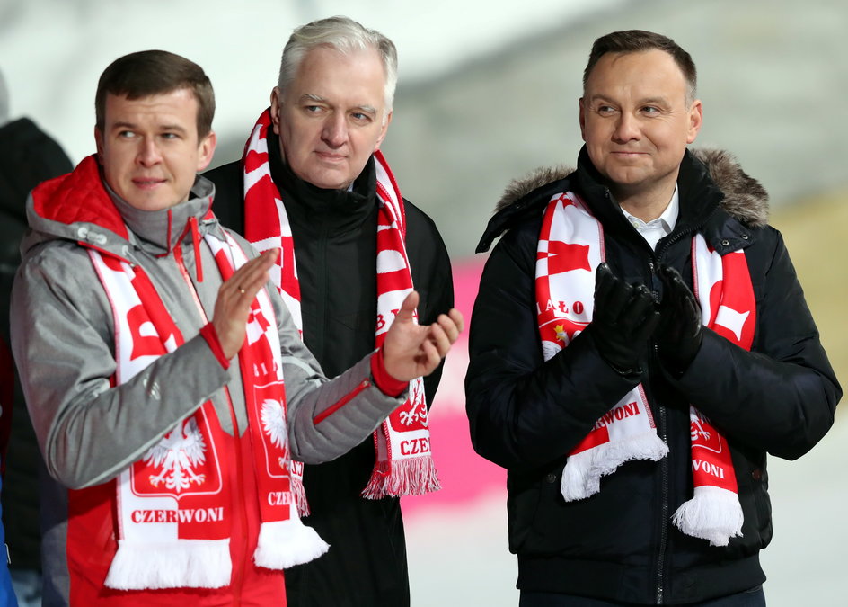 Prezydent Andrzej Duda, minister sportu i turystyki Witold Bańka oraz wicepremier Jarosław Gowin