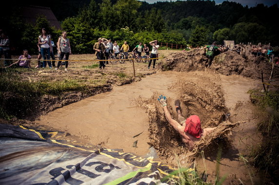 Piekielnie ciężki Runmageddon w Myślenicach śrubuje rekord frekwencji