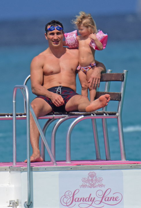Hayden Panettiere i Władimir Kliczko rzazem z córeczką wypoczywają na Barbadosie