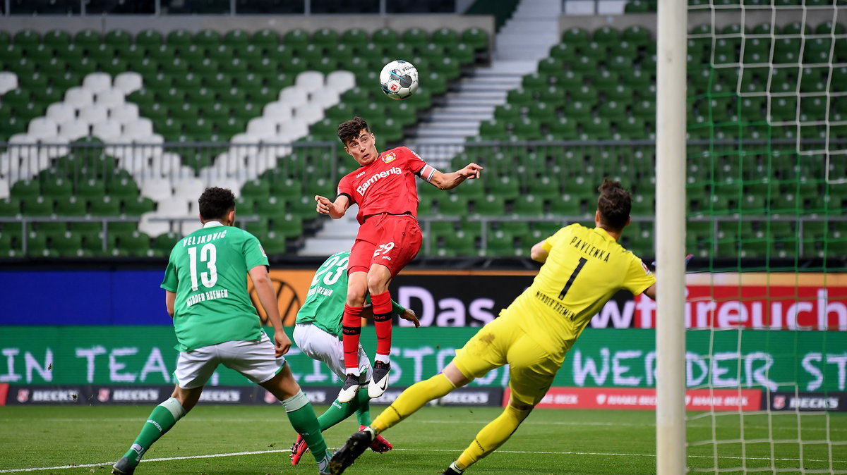 Kai Havertz strzelający gola Werderowi Brema