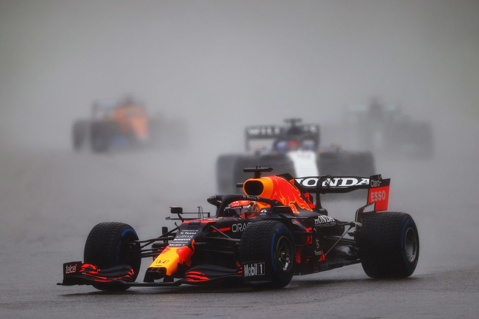 "Wyścig" wygrał Holender Max Verstappen z Red Bulla