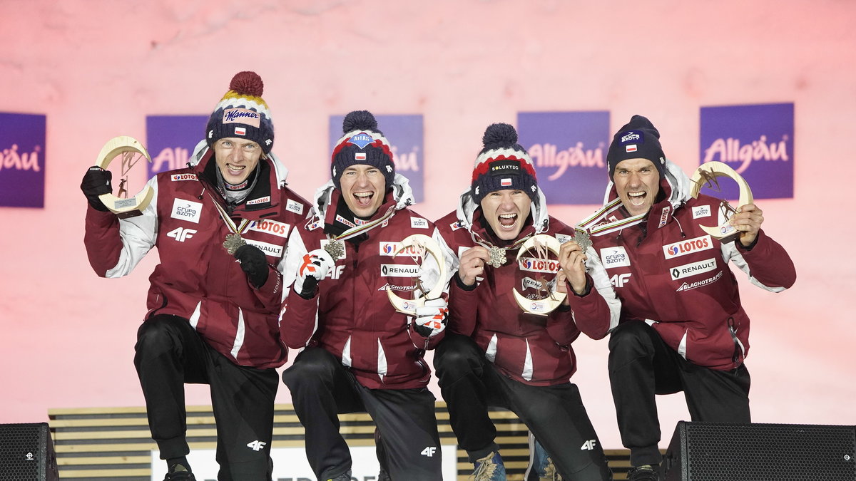 Dawid Kubacki, Kamil Stoch, Andrzej Stękała i Piotr Żyła