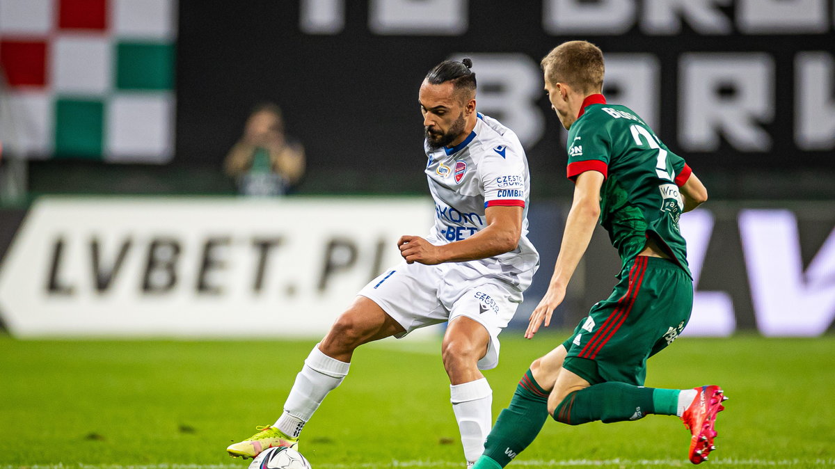 Pilka nozna. PKO Ekstraklasa. Slask Wroclaw - Rakow Czestochowa. 16.10.2021