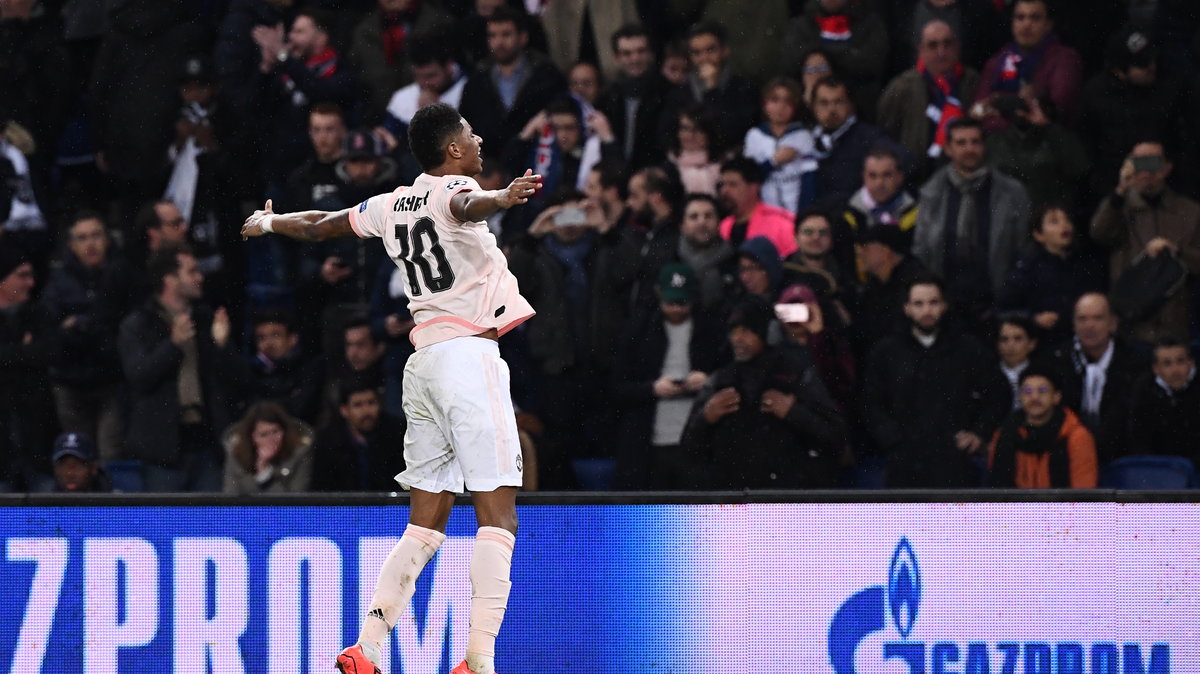 Marcus Rashford celebruje gola na wagę awansu z PSG