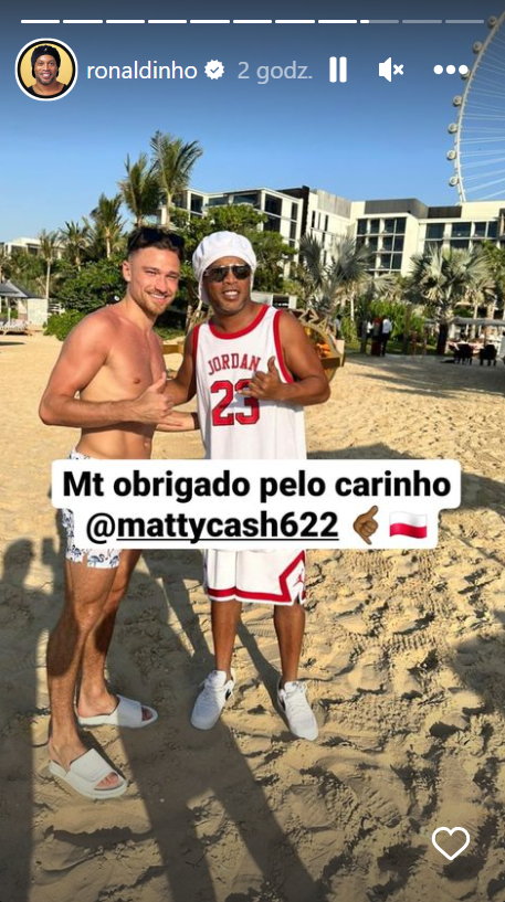 Ronaldinho i Matty Cash