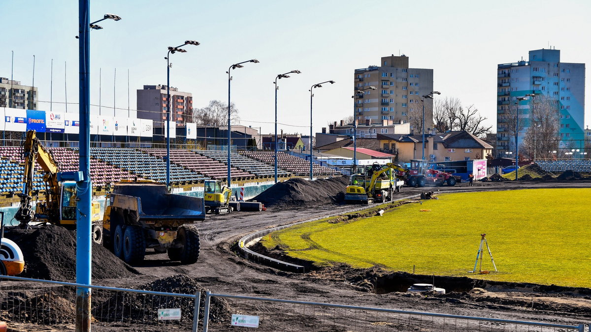 Tak stadion w Pile wyglądał pod koniec lutego. Remont wciąż trwa!