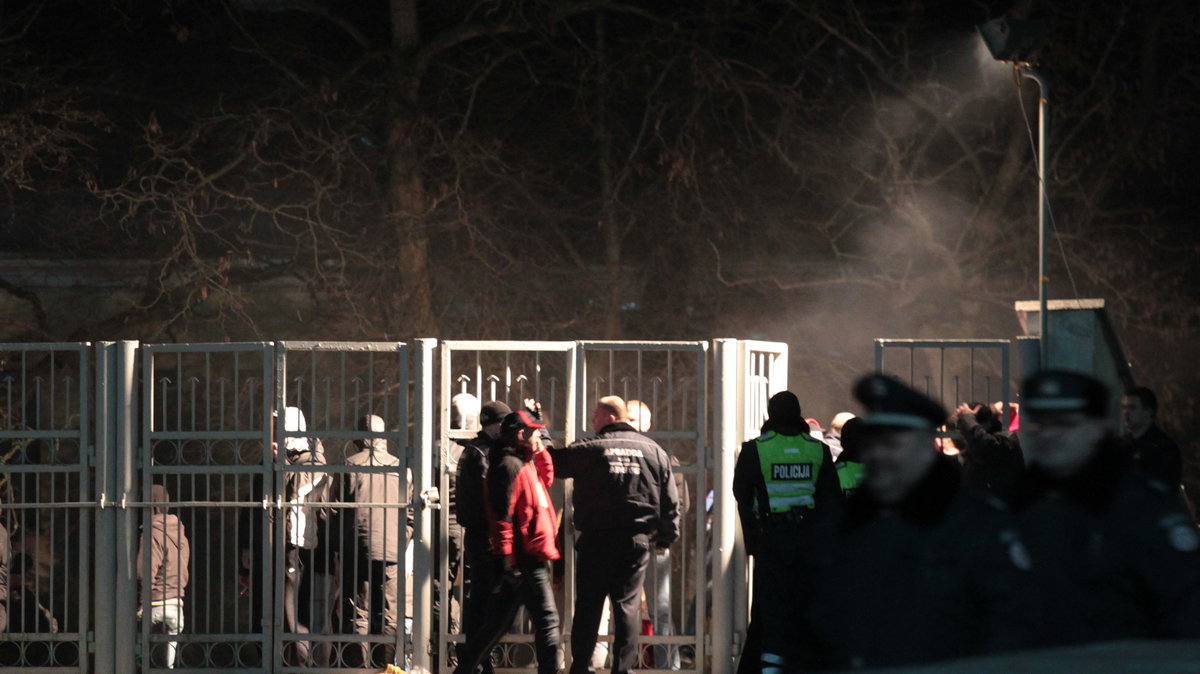 Zamieszki przez meczem Litwa - Polska