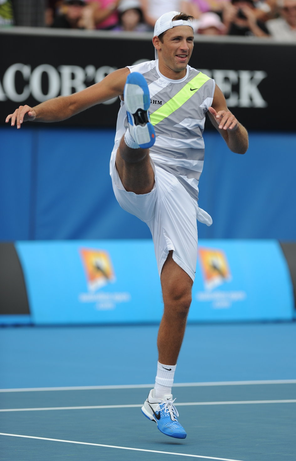W ten sposób Łukasz Kubot cieszył się zawsze po sukcesach w Australian Open. Żaden z tenisistów nie tańczy kankana tak pięknie jak on...