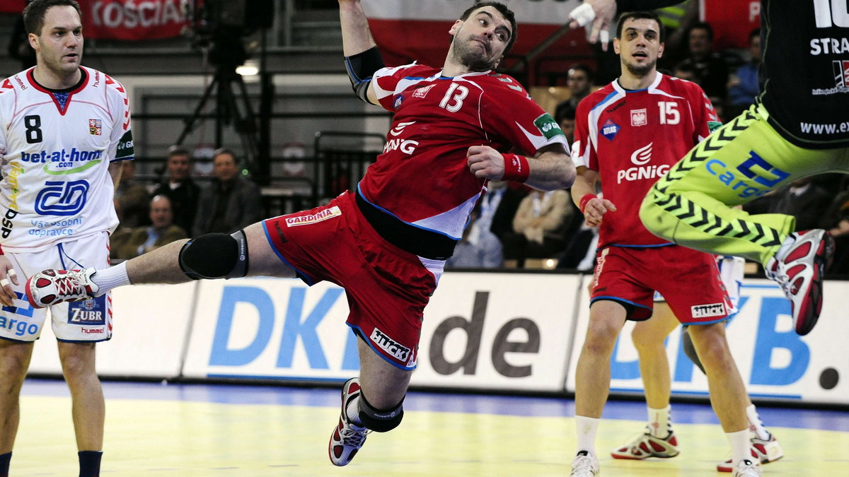 2010-01-26T204757Z_01_MEH31_RTRIDSP_3_HANDBALL-AUSTRIA.jpg