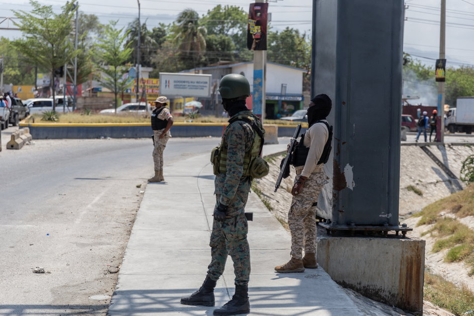 Wojsko próbuje kontrolować ulice stolicy Haiti Port-au-Prince