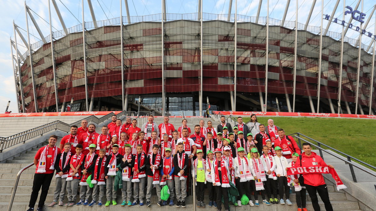 Z podwórka na stadion, Tymbark