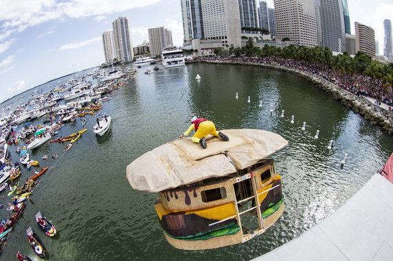 Te cyda potrafią latać - Red Bull Flutag