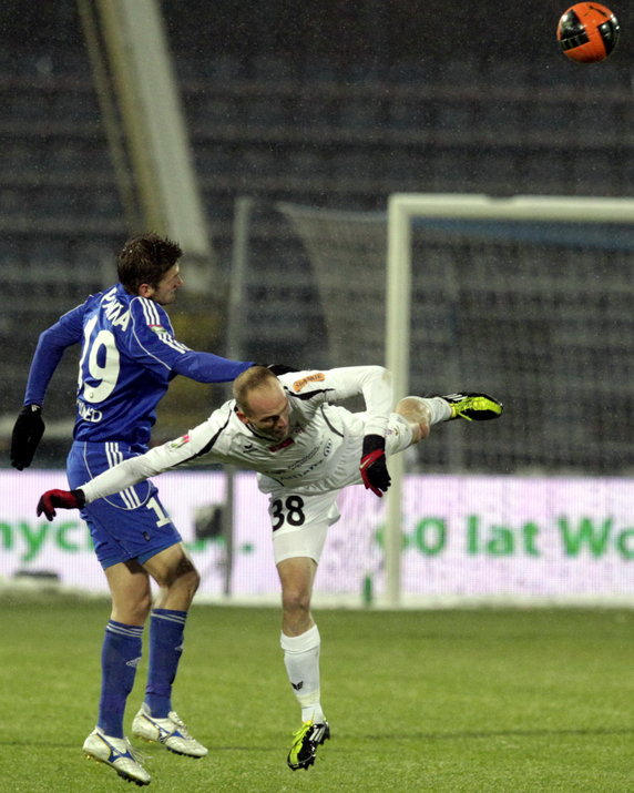 PIŁKARSKA EKSTRAKLASA RUCH CHORZÓW KONTRA GÓRNIK ZABRZE