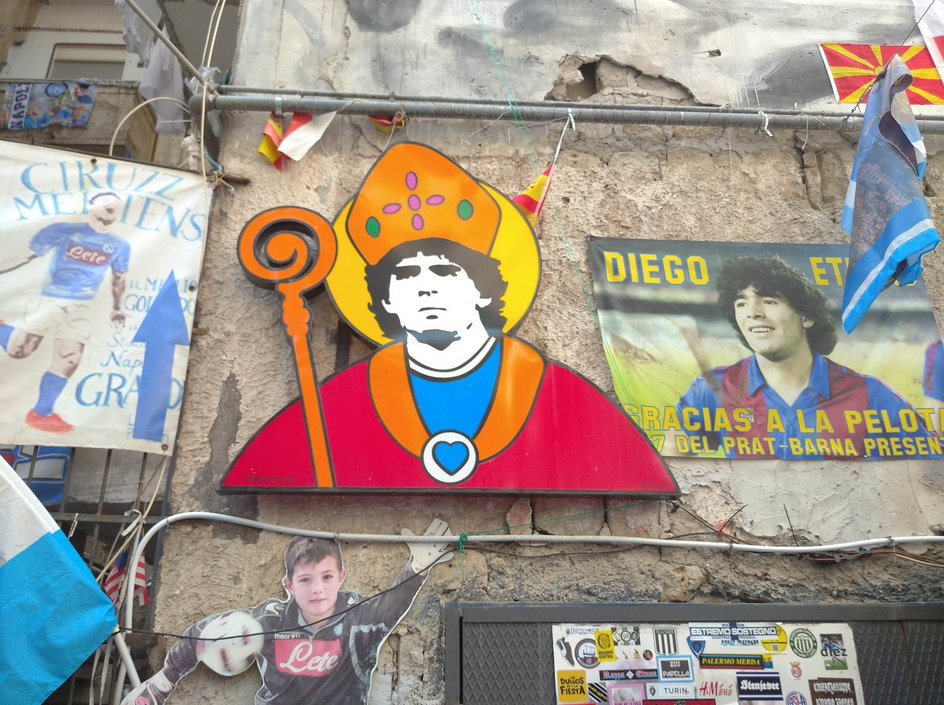 W Quartieri Spagnoli aż roi się od symboli nawiązujących do Maradony