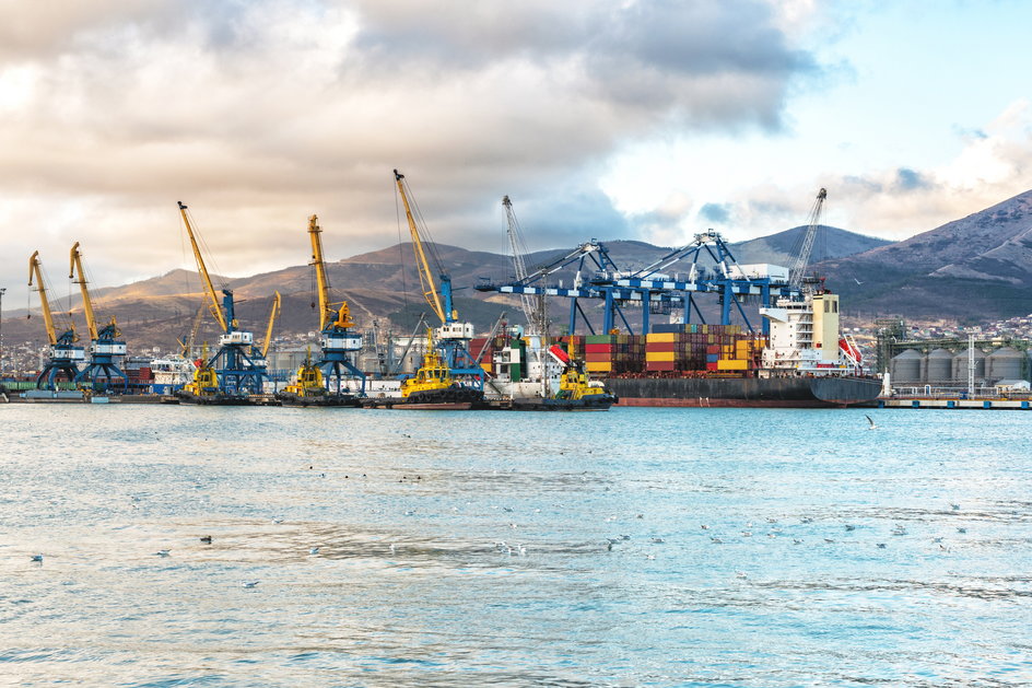 Port w Noworosyjsku jest ważnym strategicznym punktem tansportu ropy