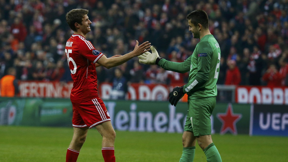 Thomas Mueller (z lewej) i Łukasz Fabiański