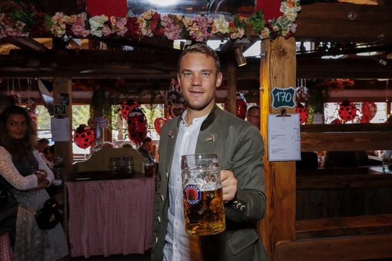 epa07076817 - GERMANY SOCCER BAYERN MUNICH OKTOBERFEST (FC Bayern Munich attends Oktoberfest)