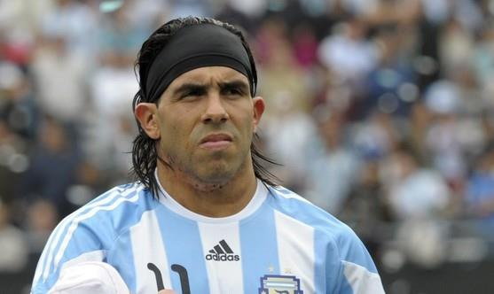 Carlos Tevez z Manchesteru United do Manchesteru City