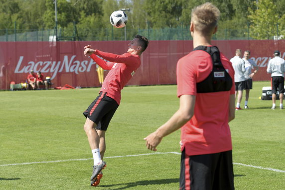 18525101 - PIŁKA NOŻNA TRENING REPREZENTACJI POLSKI (Arkadiusz Milik)