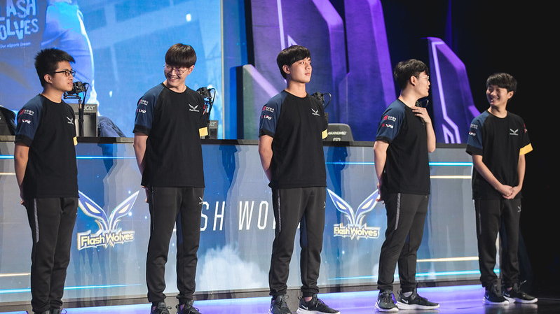 Flash Wolves 2018