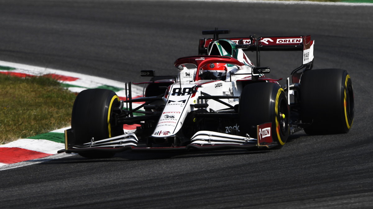 Robert Kubica w bolidze Alfa Romeo na torze Monza