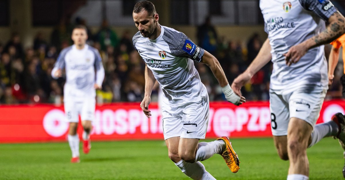 Wielka szansa Puszczy! Trwa walka o punkty w Niepołomicach [WYNIK NA ŻYWO]