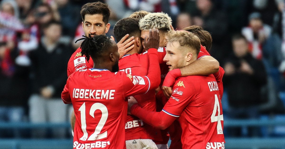 Wielkie emocje w derbach Krakowa! Wisła długo biła głową w mur