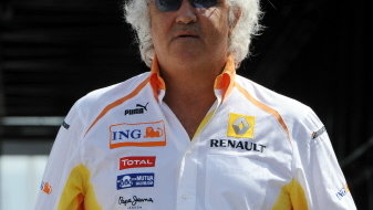 AUTO-PRIX-FIA-RENAULT-BRIATORE