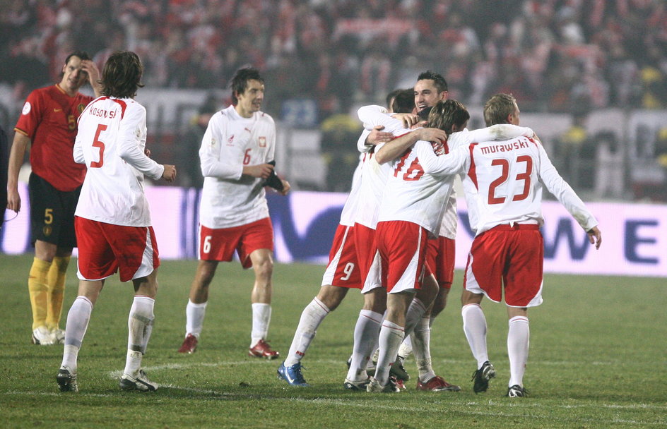 W czasie wojny futbolowej najbardziej martwiła groźba wykluczenia z międzynarodowych rozgrywek kadry narodowej prowadzonej przez Leo Beenhakkera, która coraz lepiej radziła sobie w kwalifikacjach do EURO 2008.