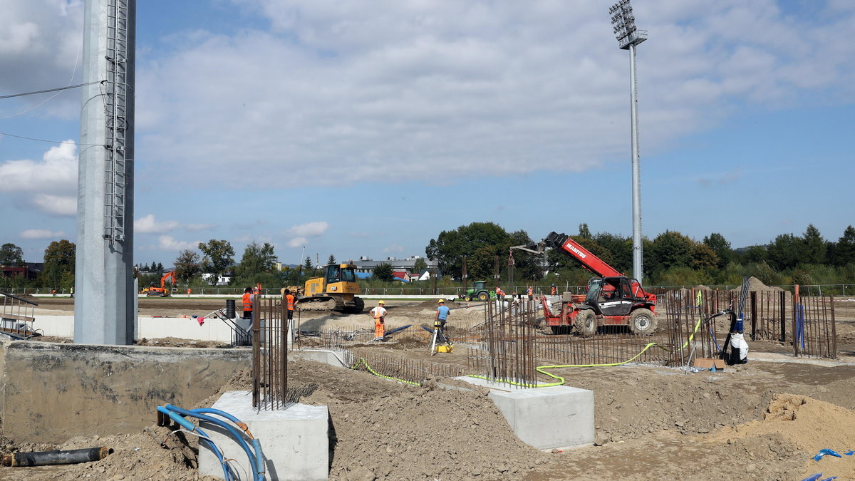 Trwające prace przy budowie stadionu Sandecji Nowy Sącz