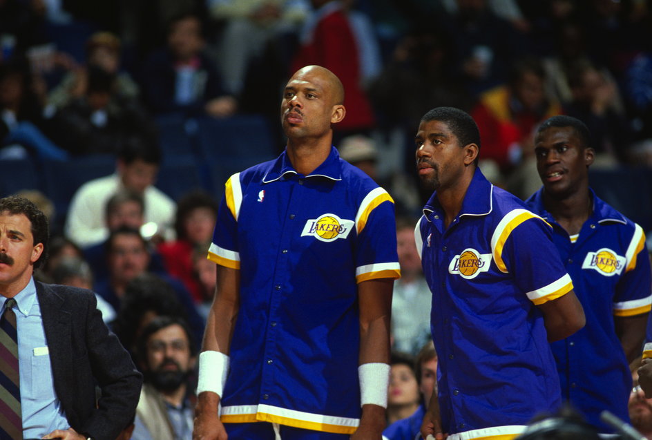 Kareem Abdul-Jabbar i Magic Johnson w trakcie wspólnej gry w Lakers