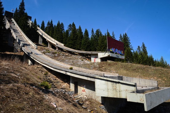 Sarajewo, w którym zorganizowano zimowe igrzyska olimpijskie w 1984 roku. Zniszczone obiekty