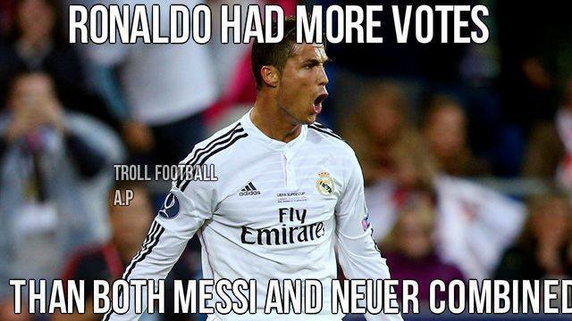 Cristiano Ronaldo otrzymał Złotą Piłkę - memy po gali FIFA