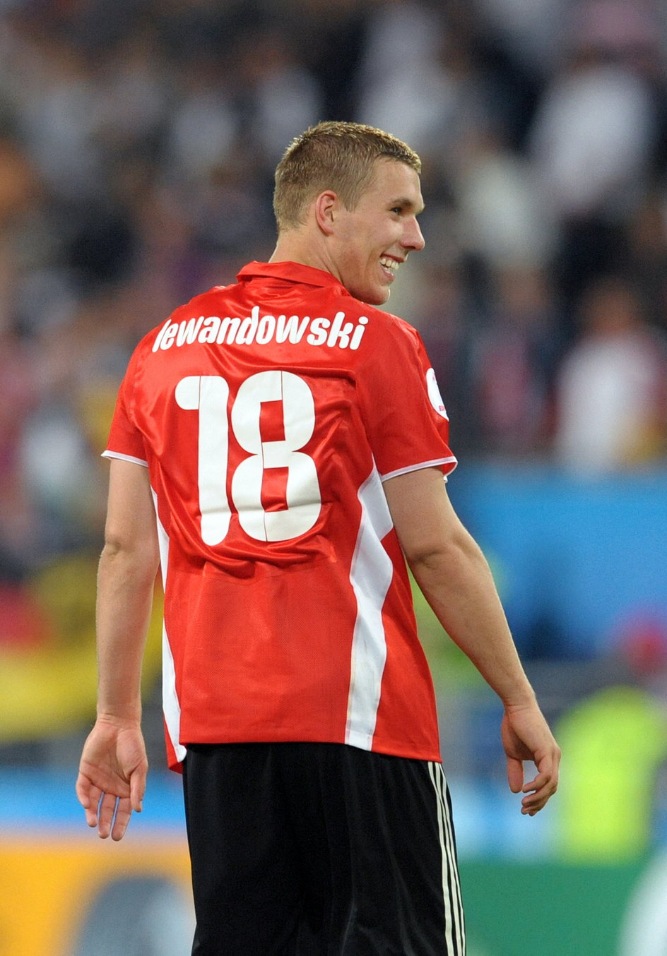 Po spotkaniu Podolski wymienił się koszulką z Mariuszem Lewandowskim.