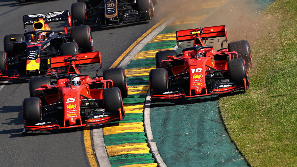 Sebastian Vettel (L) i Charles Leclerc