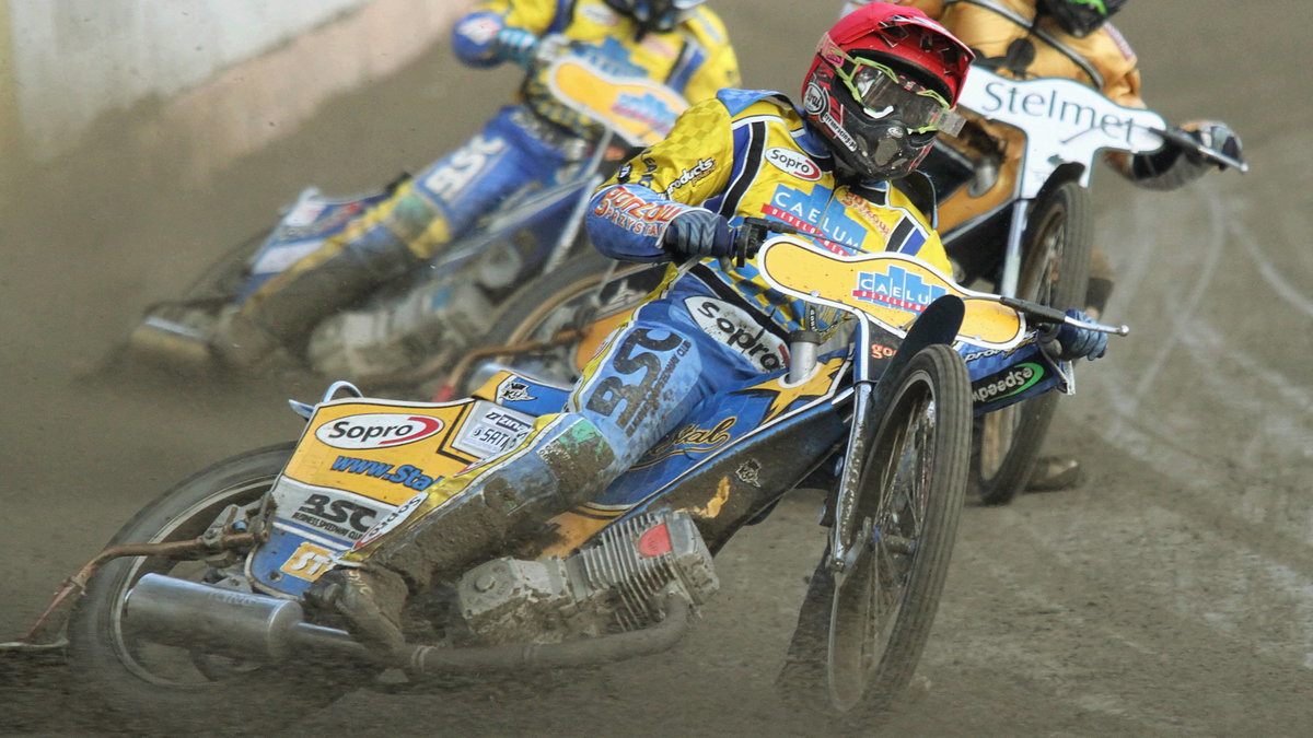 N/Z LUKASZ CYRAN (C) - BARTOSZ ZMARZLIK (N) - PATRYK DUDEK (B)CAELUM STAL GORZOW - STELMET FALUBAZ ZIELONA GORAZUZEL SPEEDWAY EKSTRALIGA POLISH SPEEDWAY EKSTRALIGUEGORZOW 08.05.2011LUKASZ TRZESZCZKOWSKI / NEWSPIX.PL---Newspix.pl