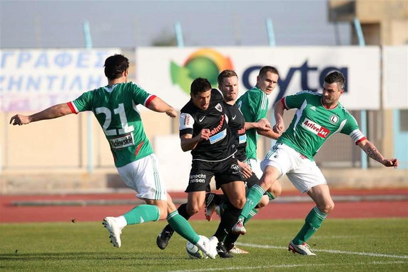 Legia Warszawa - FC Aarau 4:2/Ivica Vrdoljak i Michał Żewłakow w akcji Legii